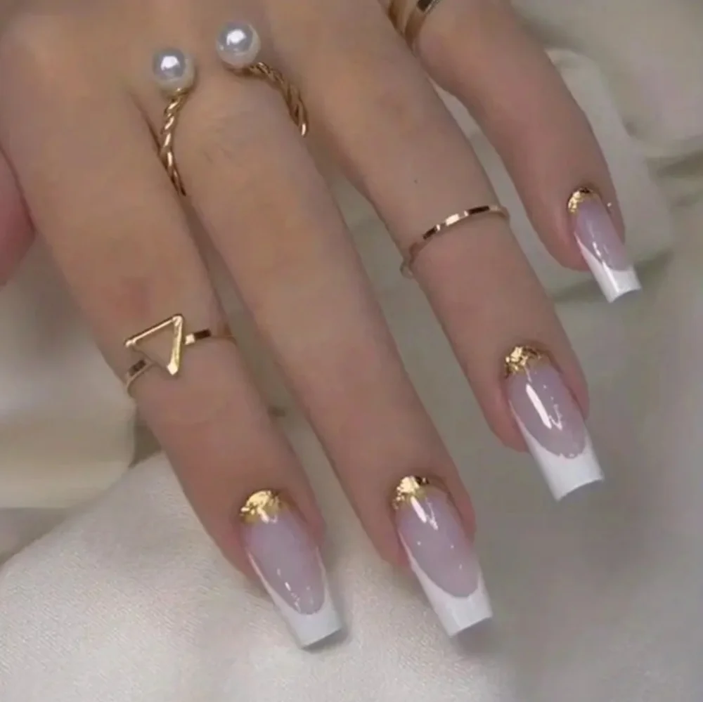 24 Pieces press on nails